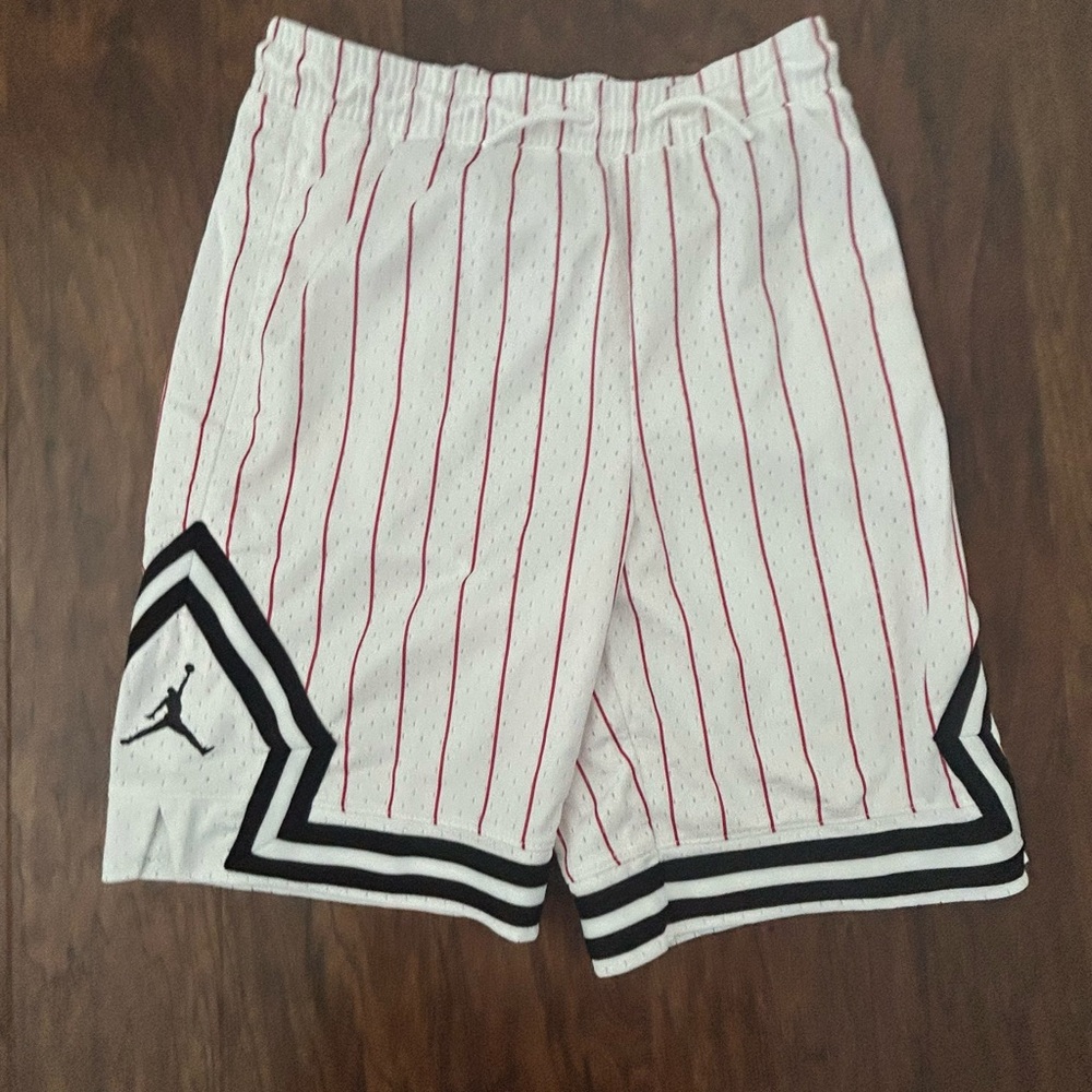 NEW Jordan Youth XL White and Black Striped Shorts. See description for tag info